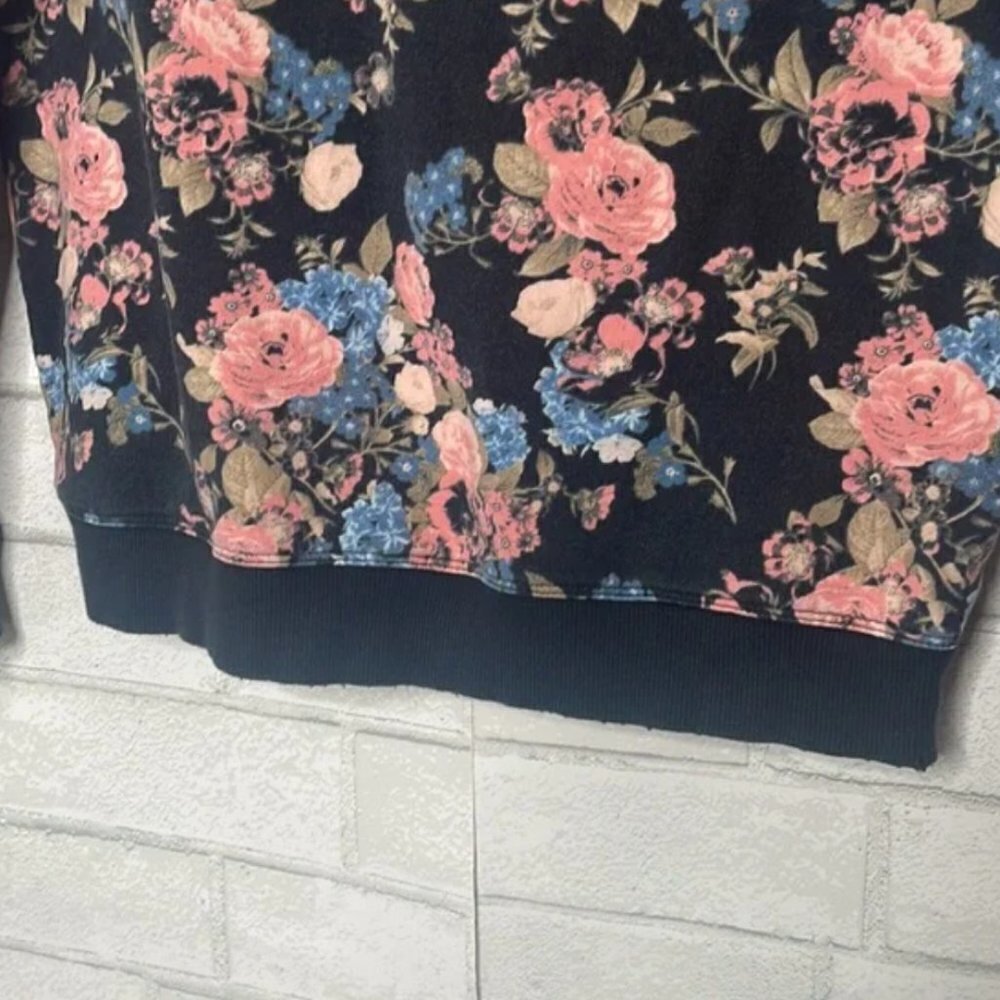Hinge Floral Crew Neck Sweatshirt - Picture 10 of 12